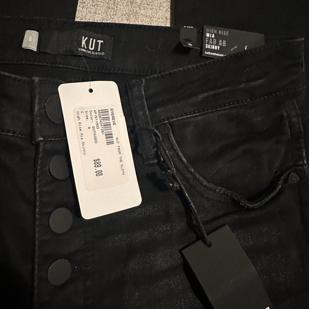 Kut from the Kloth high rise Mia Skinny Jeans in Black - Picture 5 of 5
